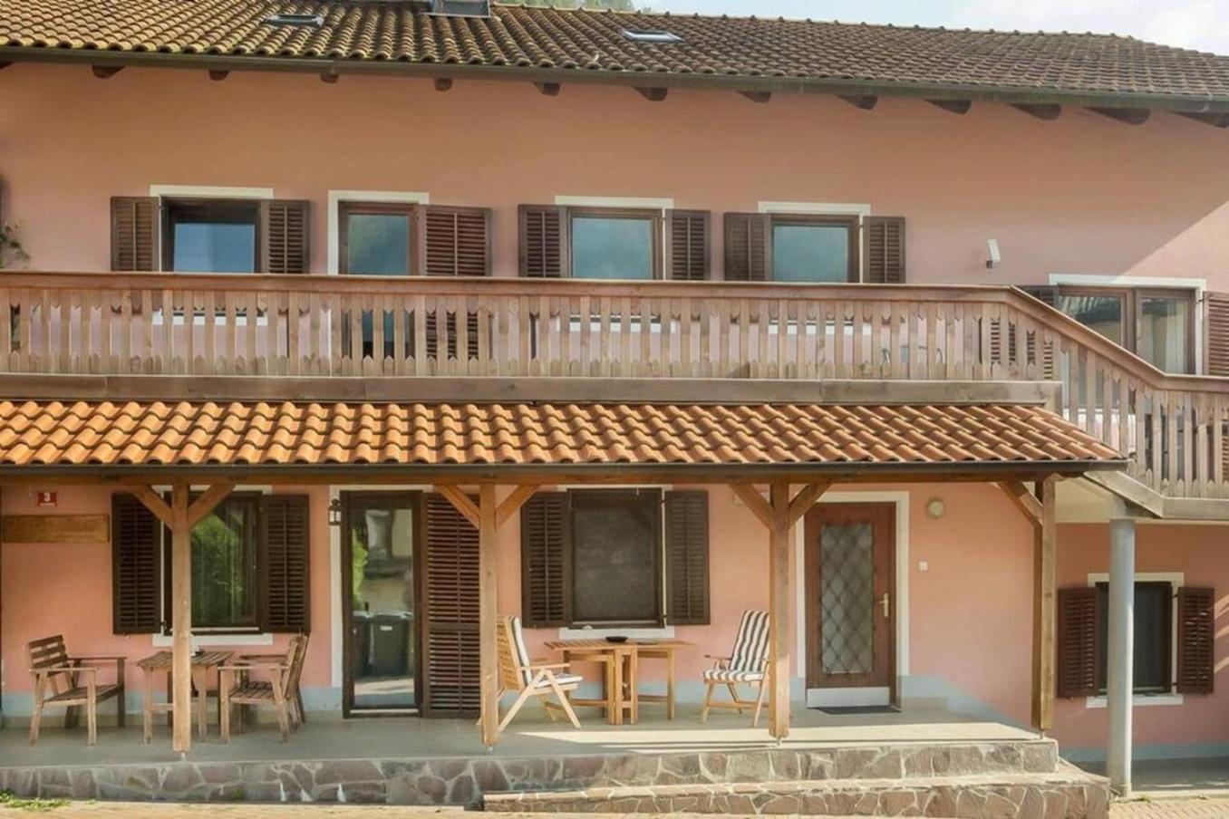 House Maharac With 3 Apartments Till 18 Persons Kamno Екстериор снимка