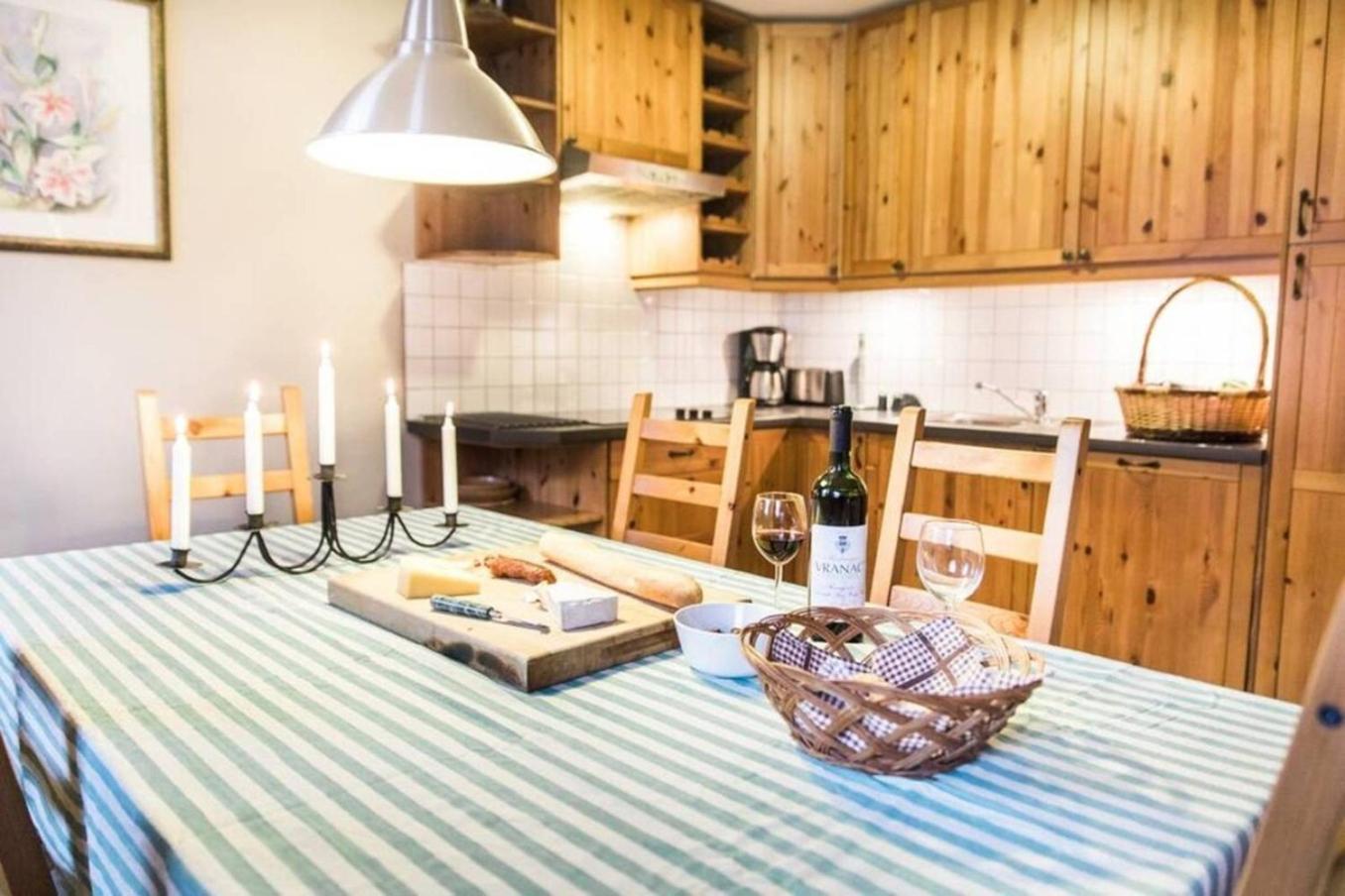 House Maharac With 3 Apartments Till 18 Persons Kamno Екстериор снимка